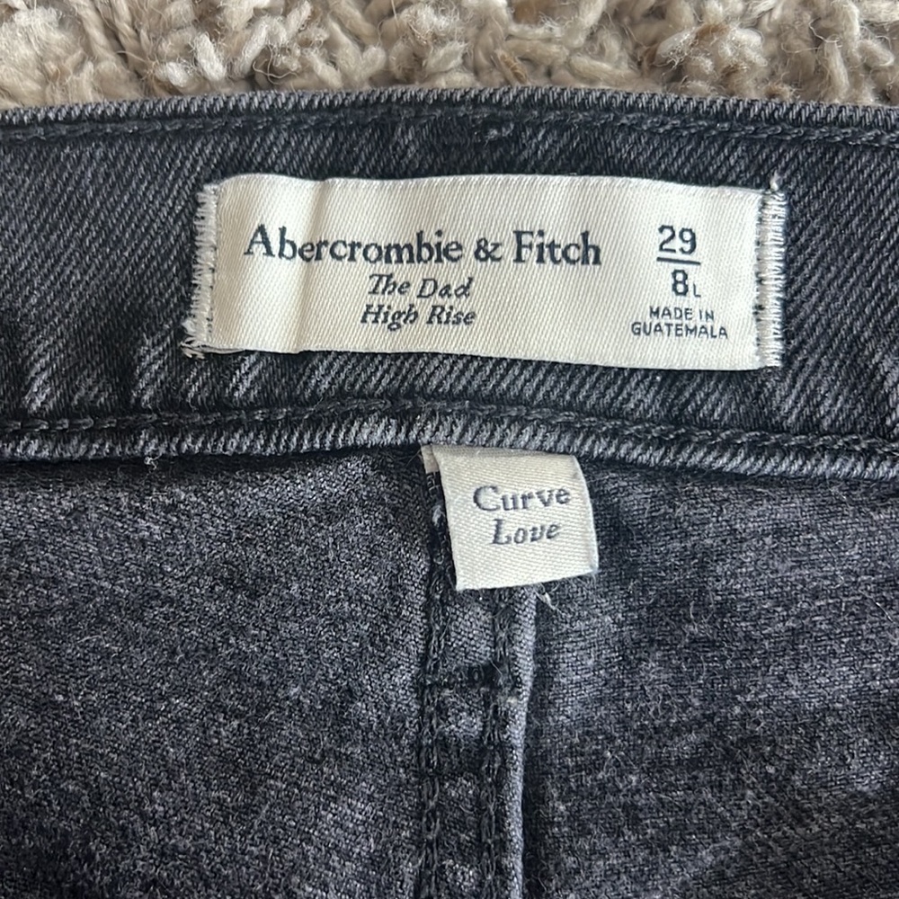 Abercrombie The Dad high rise relaxed straight jean. EUC. Sz 8/29 L curve love